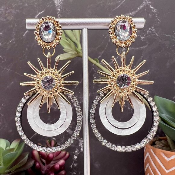 "Reno" NEW Multi-Tone White Glam Sunburst Star Dangle Statement Fashion Earrings - Picture 1 of 3